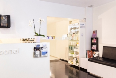 Negocio-Otros negocios-Se vende local + negocio de estética en  3