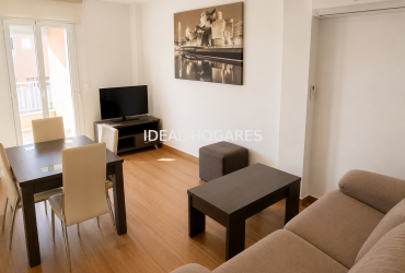 Vivienda-Apartamento-Piso reformado con piscina y ascensor a 200 m de la playa de Guardamar de la Safor – ¡Amueblado y listo para entrar a vi