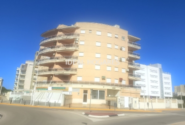 Vivienda-Apartamento-Piso reformado con piscina y ascensor a  8