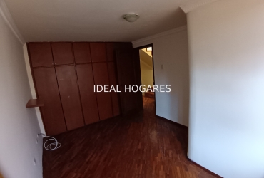 Vivienda-Casa Adosada-Casa de venta 266m2 en Quito y 6 dormito 17