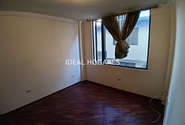 Vivienda-Casa Adosada-Casa de venta 266m2 en Quito y 6 dormito 15