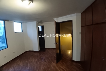 Vivienda-Casa Adosada-Casa de venta 266m2 en Quito y 6 dormito 10