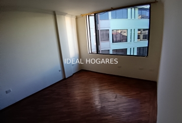 Vivienda-Casa Adosada-Casa de venta 266m2 en Quito y 6 dormito 16
