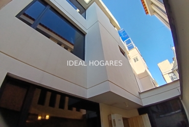 Vivienda-Casa Adosada-Casa de venta 266m2 en Quito y 6 dormito 8