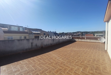 Vivienda-Piso-Piso luminoso  con terraza y trastero en 19