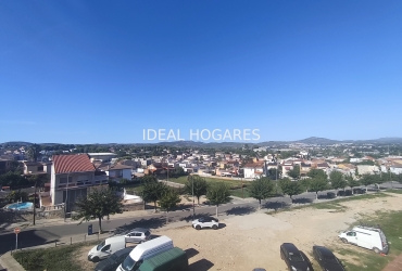 Vivienda-Piso-Piso luminoso  con terraza y trastero en 17