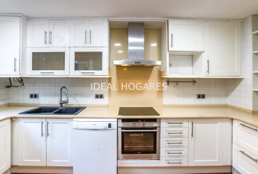 Vivienda-Casa Adosada-Casa adosada a la venta en Vallpineda Sa 12