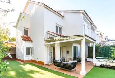 Vivienda-Casa Adosada-Casa adosada a la venta en Vallpineda Sant Pere de RIbes