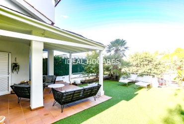 Vivienda-Casa Adosada-Casa adosada a la venta en Vallpineda Sa 36