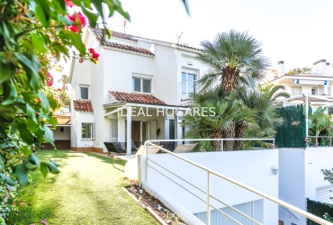 Vivienda-Casa Adosada-Casa adosada a la venta en Vallpineda Sa 10