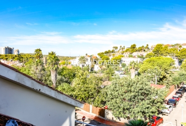 Vivienda-Casa Adosada-Casa adosada a la venta en Vallpineda Sa 35