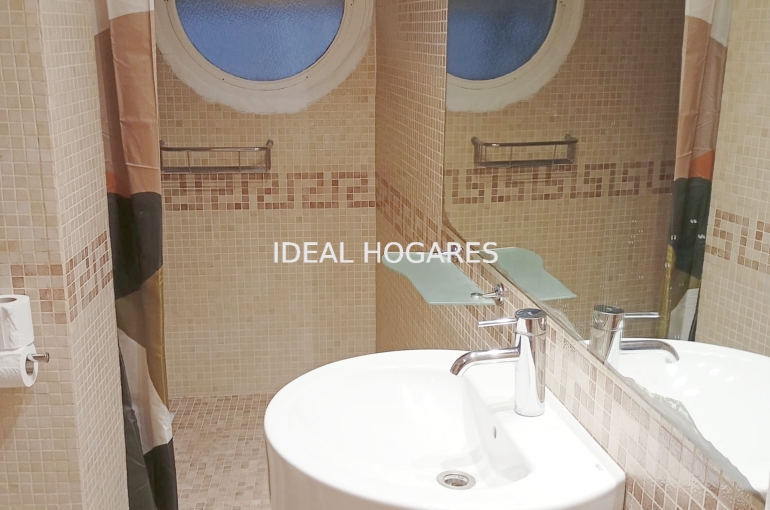 Vivienda-Piso-Ubicación inmejorable junto a Plaza Urqu 44