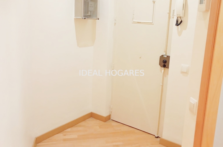 Vivienda-Piso-Ubicación inmejorable junto a Plaza Urqu 52