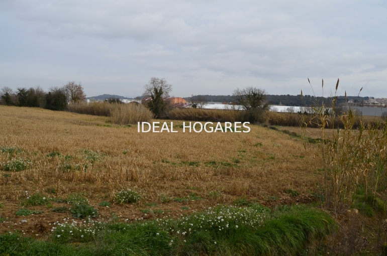 Terreno y solar-Solar urbano-Exclusivo en el Casco Urbano de Cruïlles 3