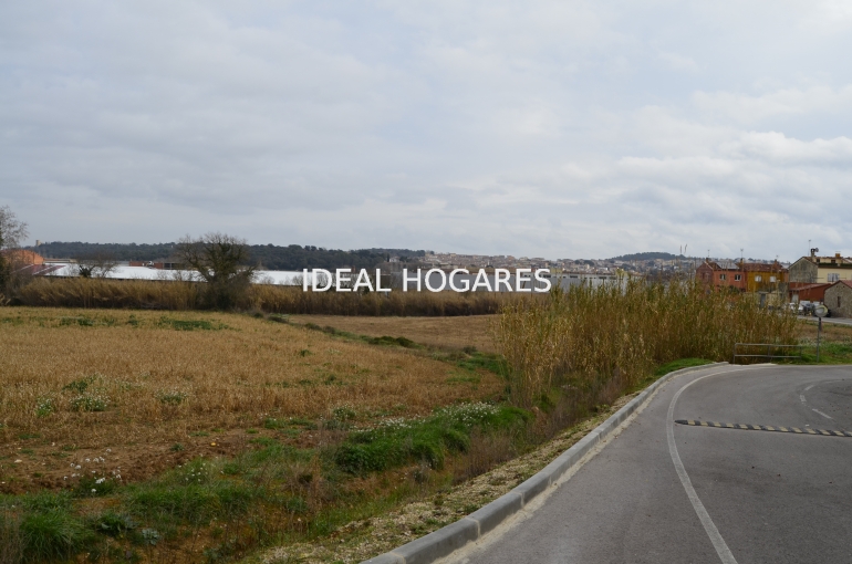 Terreno y solar-Solar urbano-Exclusivo en el Casco Urbano de Cruïlles 5