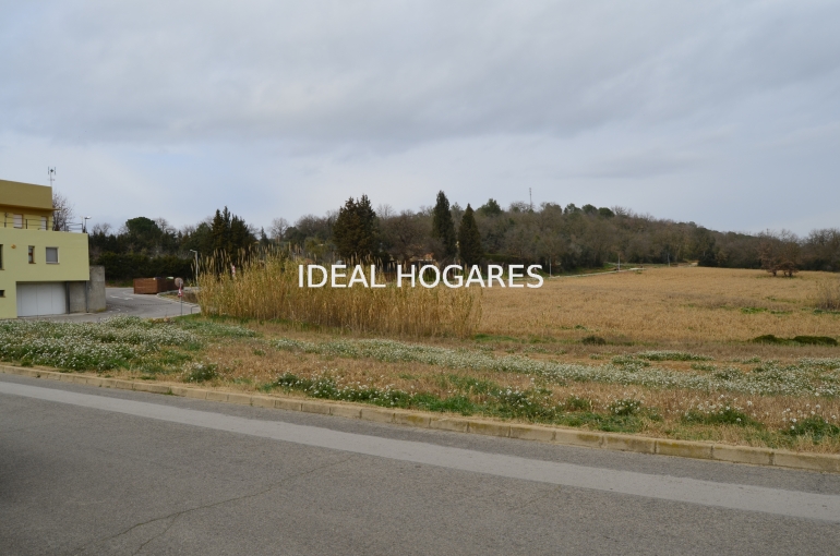 Terreno y solar-Solar urbano-Exclusivo en el Casco Urbano de Cruïlles 8