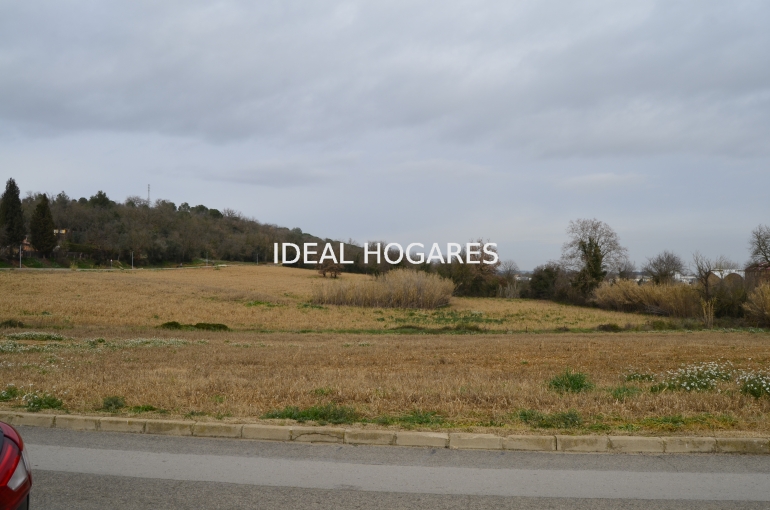 Terreno y solar-Solar urbano-Exclusivo en el Casco Urbano de Cruïlles 9