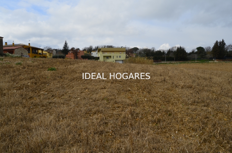 Terreno y solar-Solar urbano-Exclusivo en el Casco Urbano de Cruïlles 12