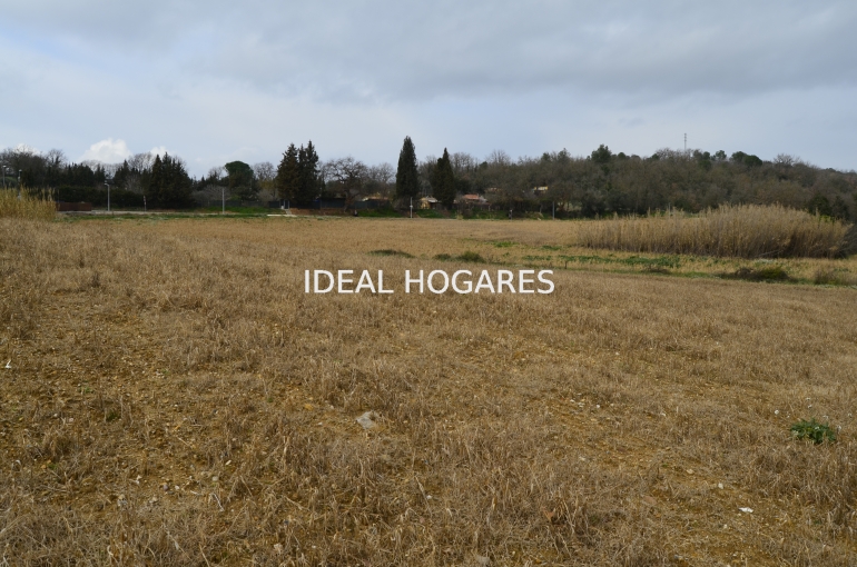 Terreno y solar-Solar urbano-Exclusivo en el Casco Urbano de Cruïlles 14