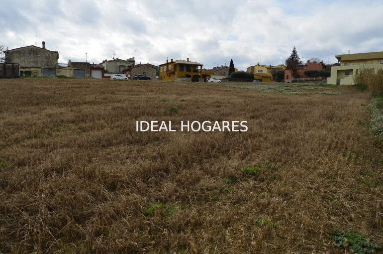 Terreno y solar-Solar urbano-Exclusivo en el Casco Urbano de Cruïlles 15