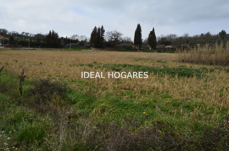 Terreno y solar-Solar urbano-Exclusivo en el Casco Urbano de Cruïlles 16