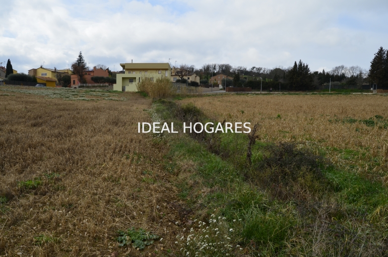 Terreno y solar-Solar urbano-Exclusivo en el Casco Urbano de Cruïlles 21