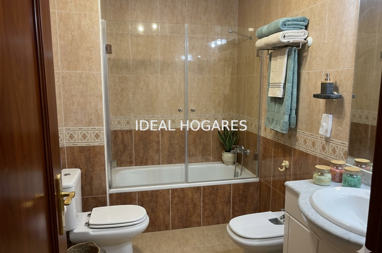 Vivienda-Apartamento-ADOSADO EN RODA DE BERA CENTRO 1