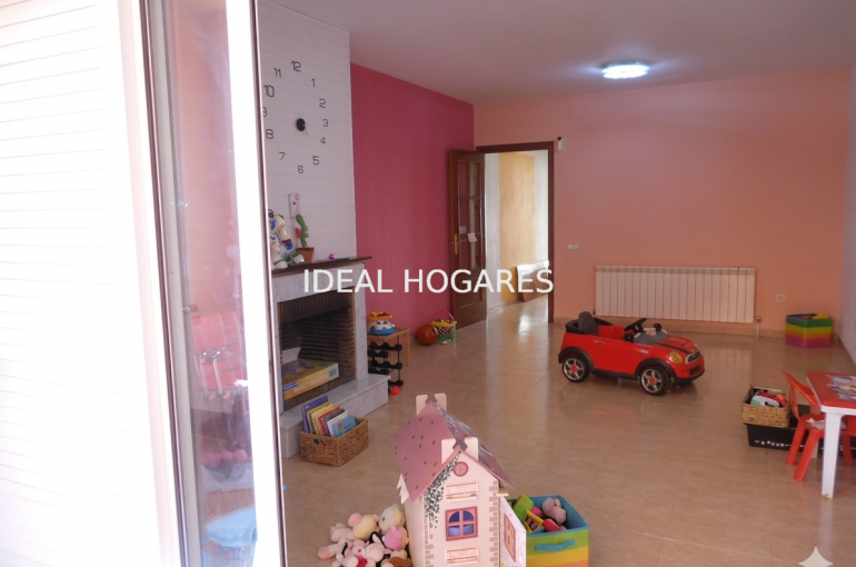 Vivienda-Apartamento-ADOSADO EN RODA DE BERA CENTRO 3