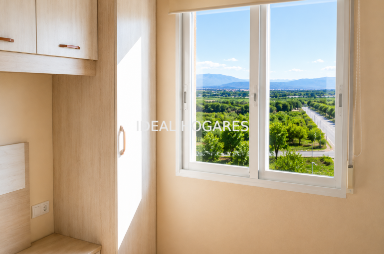 Vivienda-Apartamento-Piso reformado con piscina y ascensor a  2