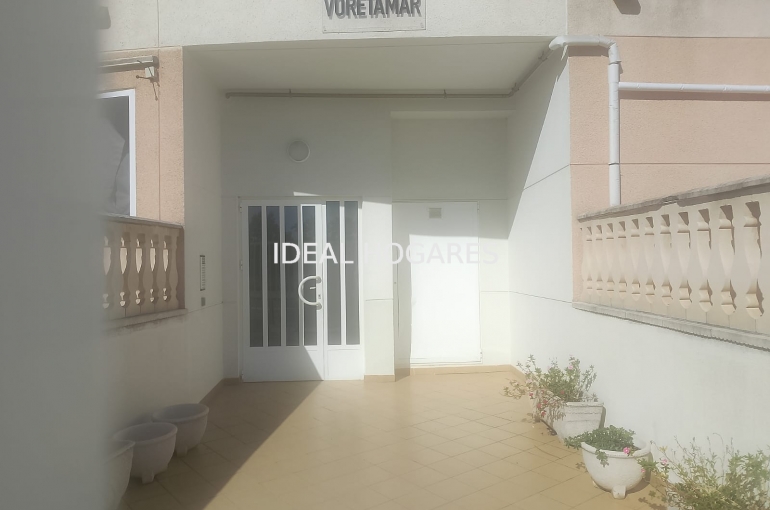 Vivienda-Apartamento-Piso reformado con piscina y ascensor a  10