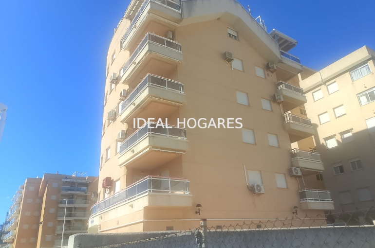Vivienda-Apartamento-Piso reformado con piscina y ascensor a  11