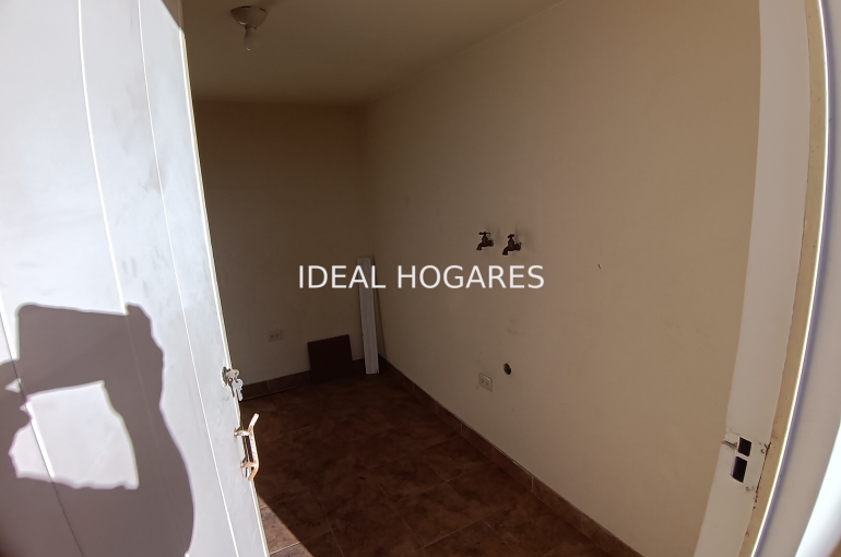 Vivienda-Casa Adosada-Casa de venta 266m2 en Quito y 6 dormito 22