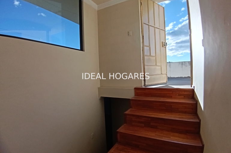 Vivienda-Casa Adosada-Casa de venta 266m2 en Quito y 6 dormito 20