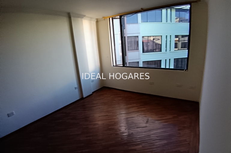 Vivienda-Casa Adosada-Casa de venta 266m2 en Quito y 6 dormito 16