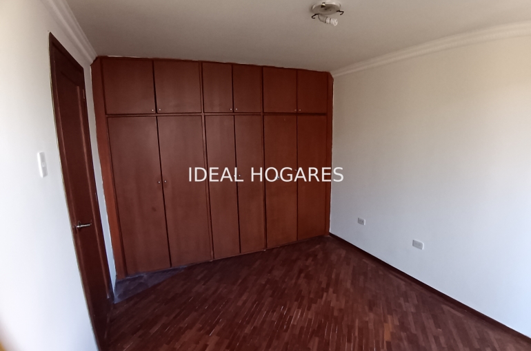 Vivienda-Casa Adosada-Casa de venta 266m2 en Quito y 6 dormito 19