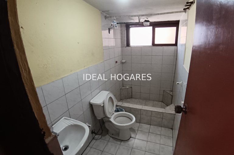Inversión-Vivienda  con inquilinos-Vendo 3 propiedades en un solo terreno  38