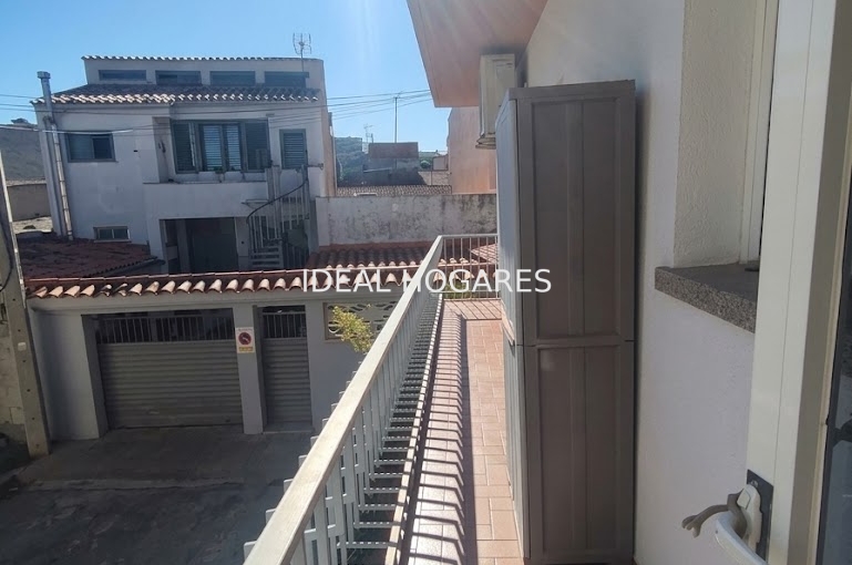 Vivienda-Piso-Piso luminoso  con terraza y trastero en 5