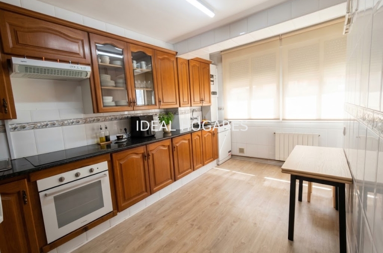 Vivienda-Piso-Piso luminoso  con terraza y trastero en 4