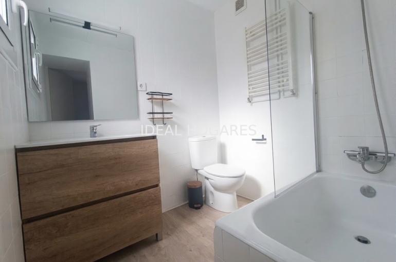 Vivienda-Piso-Piso luminoso  con terraza y trastero en 9