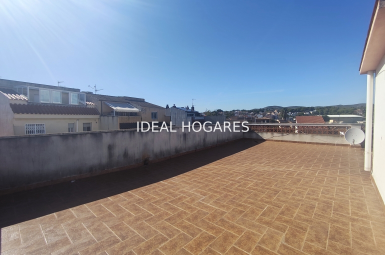 Vivienda-Piso-Piso luminoso  con terraza y trastero en 19