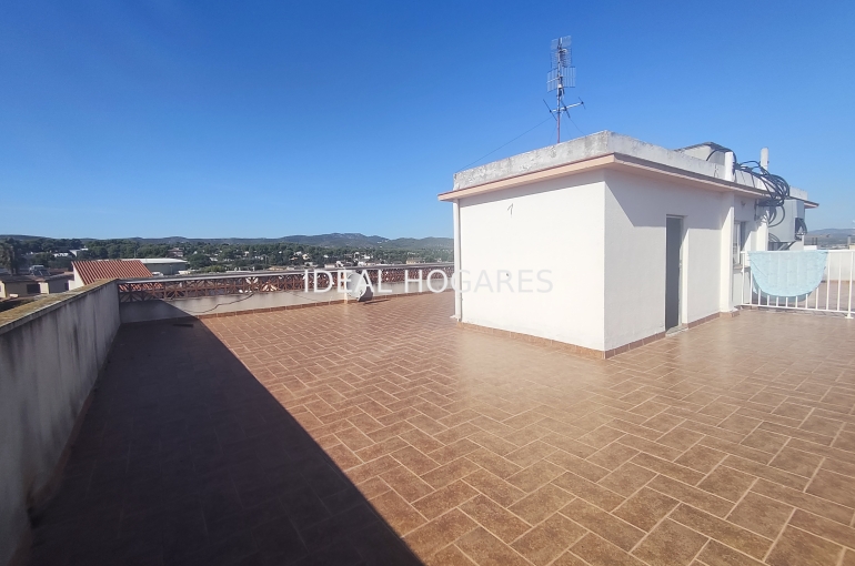 Vivienda-Piso-Piso luminoso  con terraza y trastero en 20