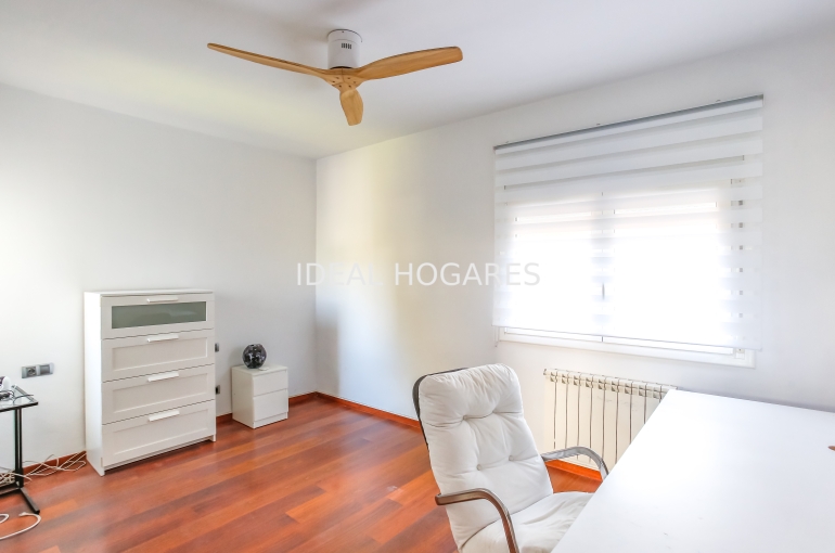 Vivienda-Casa Adosada-Casa adosada a la venta en Vallpineda Sa 24