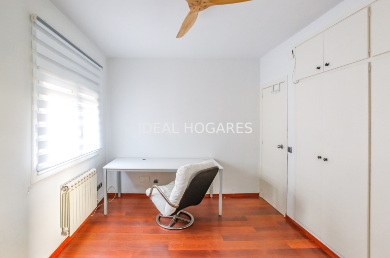 Vivienda-Casa Adosada-Casa adosada a la venta en Vallpineda Sa 25