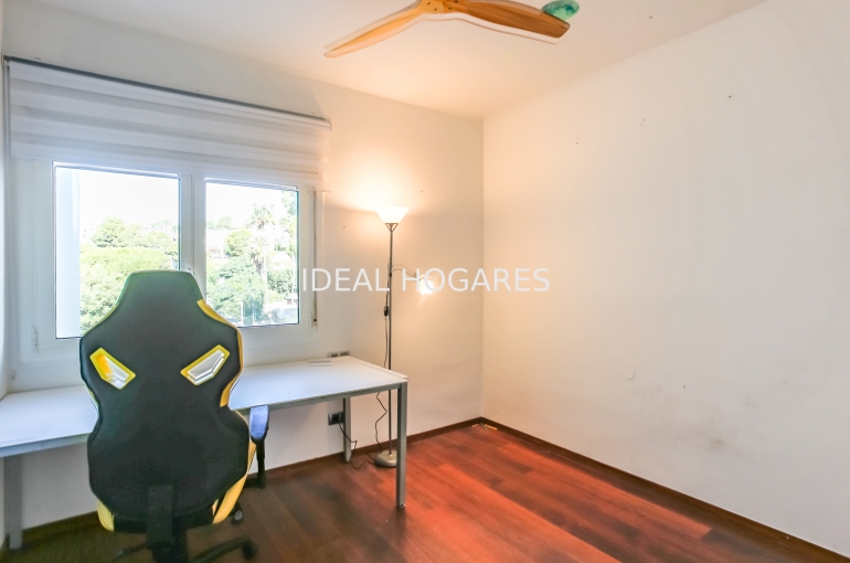 Vivienda-Casa Adosada-Casa adosada a la venta en Vallpineda Sa 27