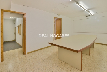 Local comercial-Local comercial-OFICINA 440 m² en C/Llorens i Barba (casi Rda. Guinardó)