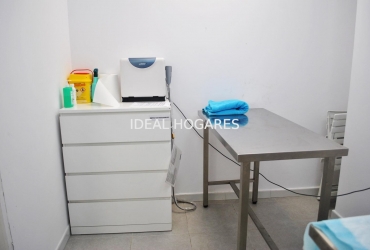 Negocio-Otros negocios-CLÍNICA VETERINARIA EN TRASPASO EN LES C 5