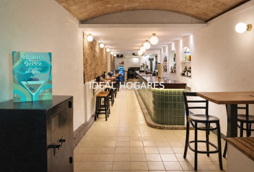 Negocio-Bar-SE TRASPASA BAR–CERVECERÍA / COCTELERÍA CON LICENCIA C1 (Zona Estación Provença – Eixample)