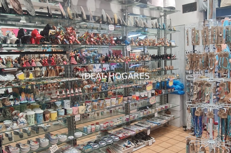 Negocio-Tienda-**LOCAL COMERCIAL EN TRASPASO CON DOBLE  2