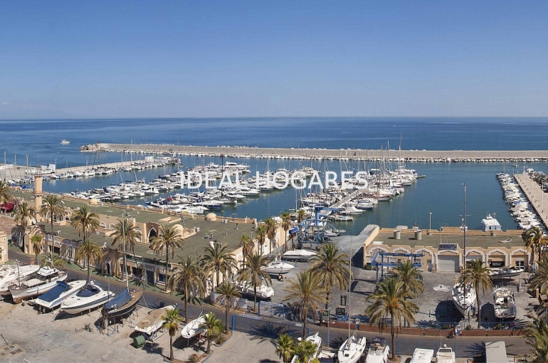 Negocio-Bar-BAR DE COPAS CON AMPLIA TERRAZA EN EL PU 1